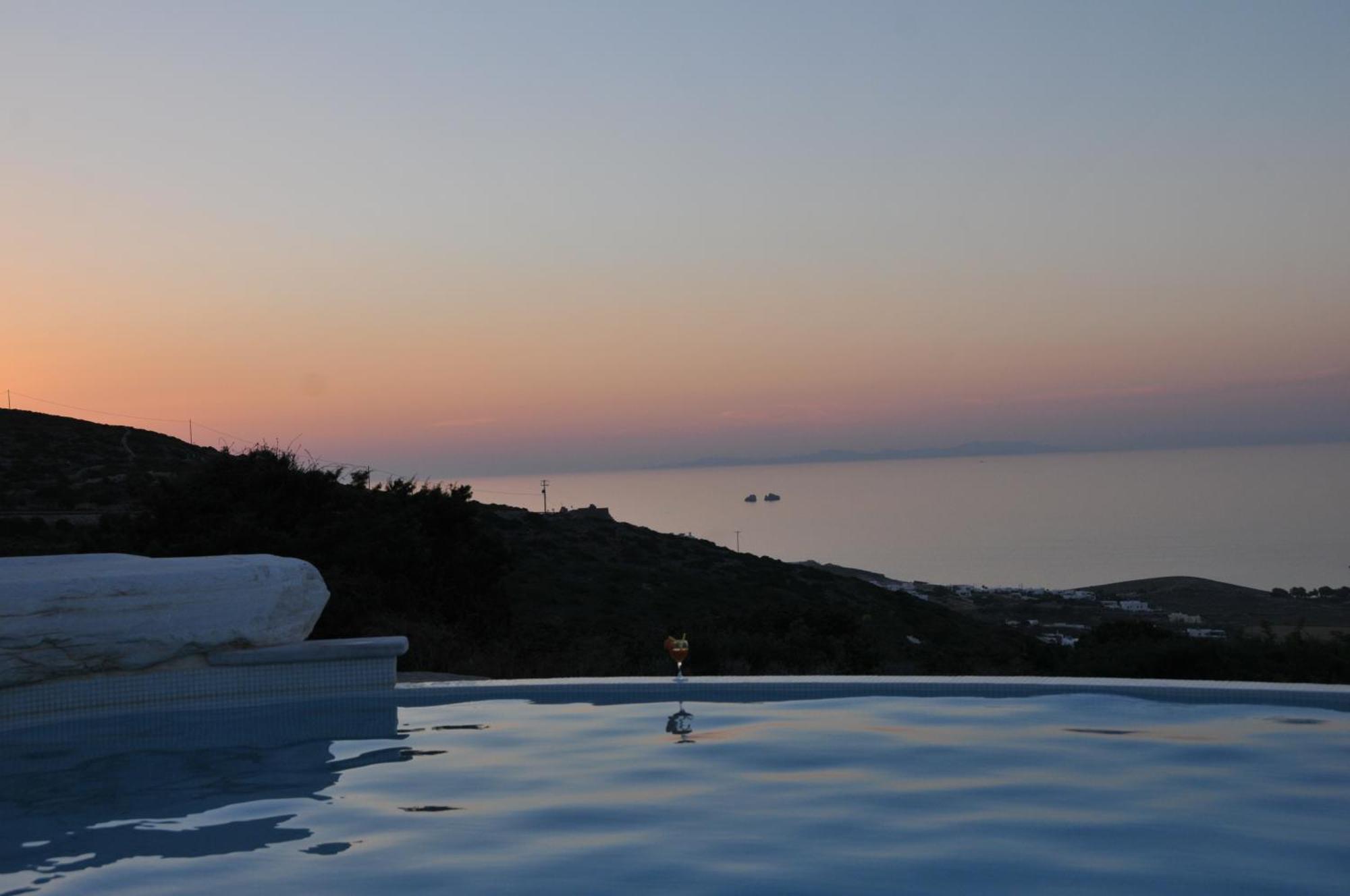 Villa Aeolos With 2 Private Pools Sarakiniko  Екстер'єр фото